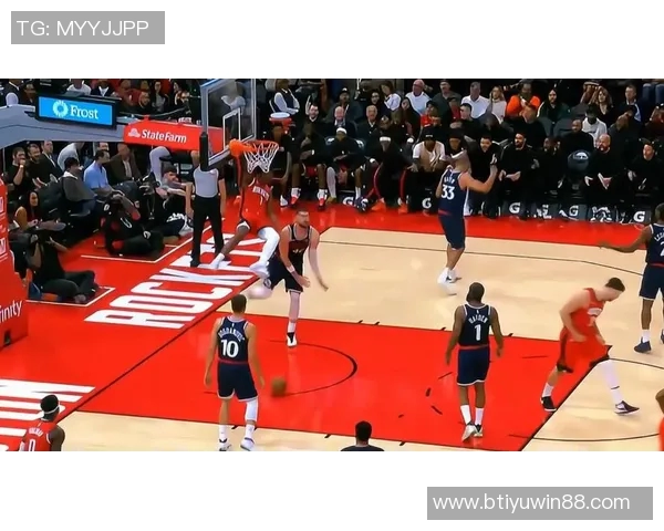 杜兰特盛赞申京与阿门默契配合展现完美同频状态 杜兰特盛赞申京与阿门默契配合展现完美同频状态