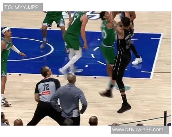 克里斯蒂状态低迷12投仅中3球贡献9分7板5助却有3次失误表现不佳