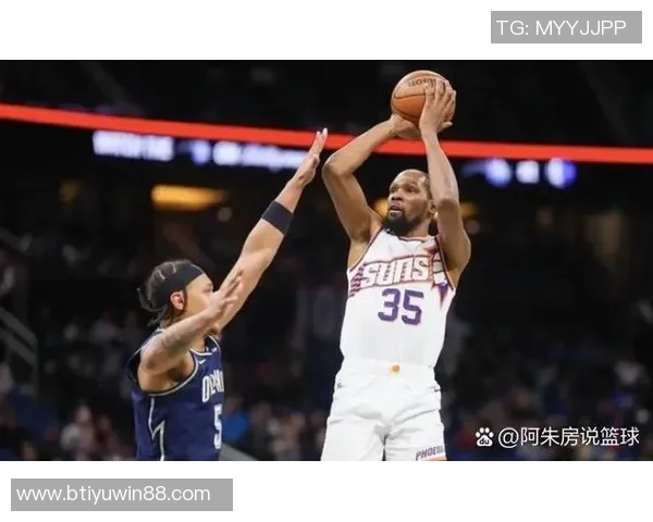 杜兰特全场表现出色12投7中贡献18分4篮板7助攻1抢断1盖帽