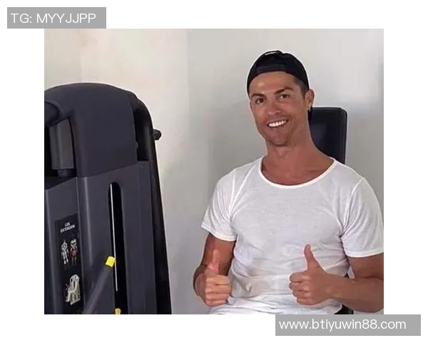 拳击教练：我很乐意和C罗坐下聊聊，我可以帮他提升心理素质